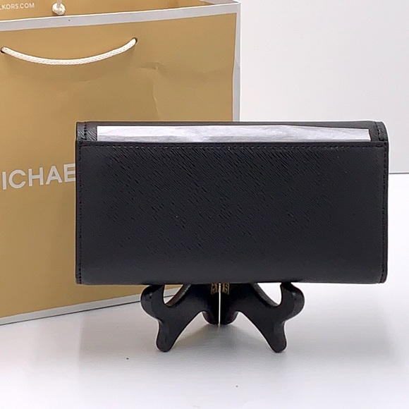 Brand New with Tag
Michael Kors Large Mimi Bifold Wallet
Color: Black - Picture 3 of 16
